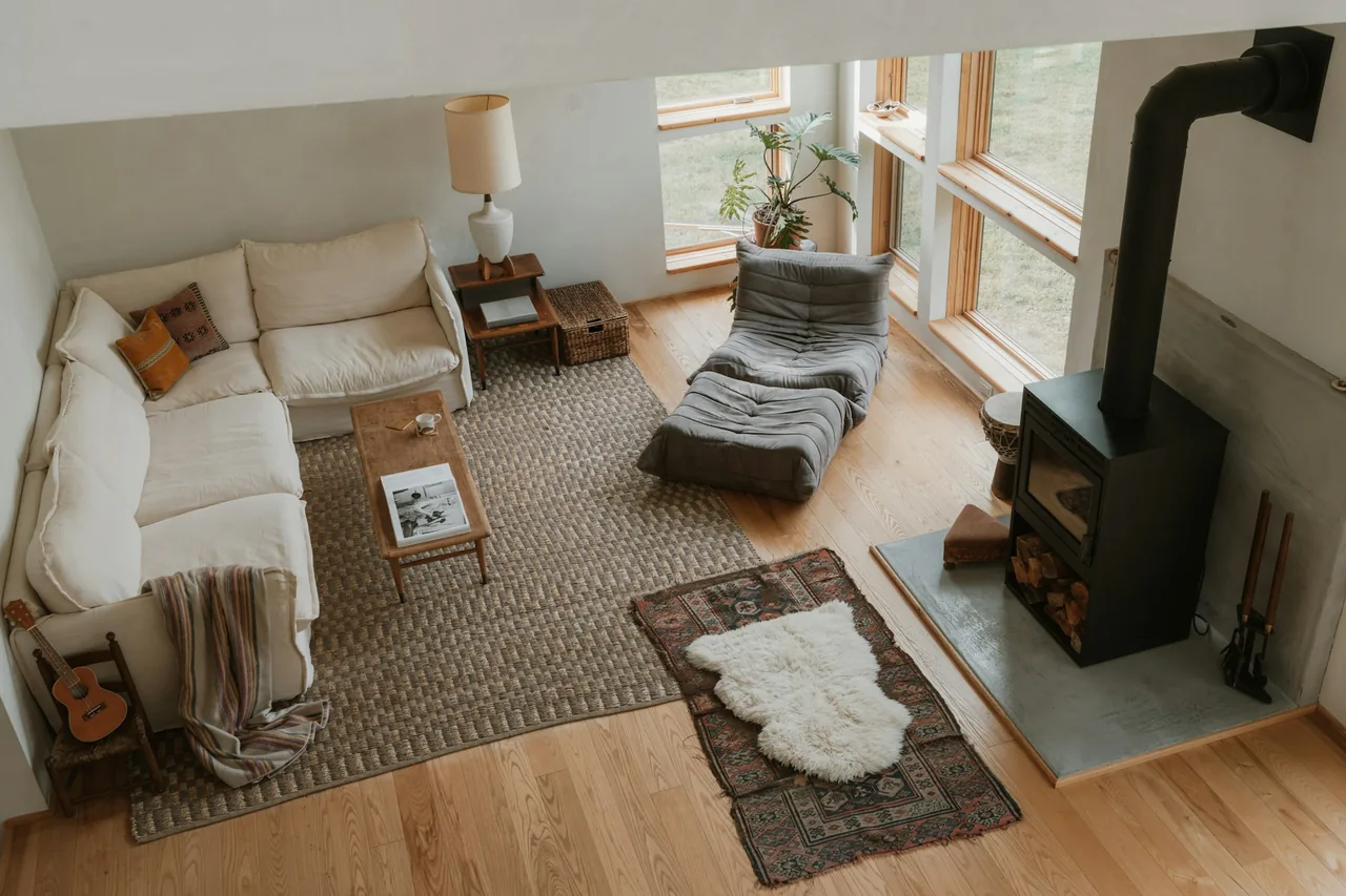 Living room – Before (original photo)