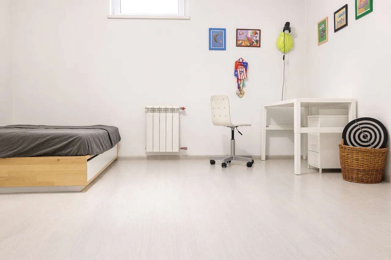 Kids’ bedroom – After · AI-edited: clutter removed, light and perspective corrected