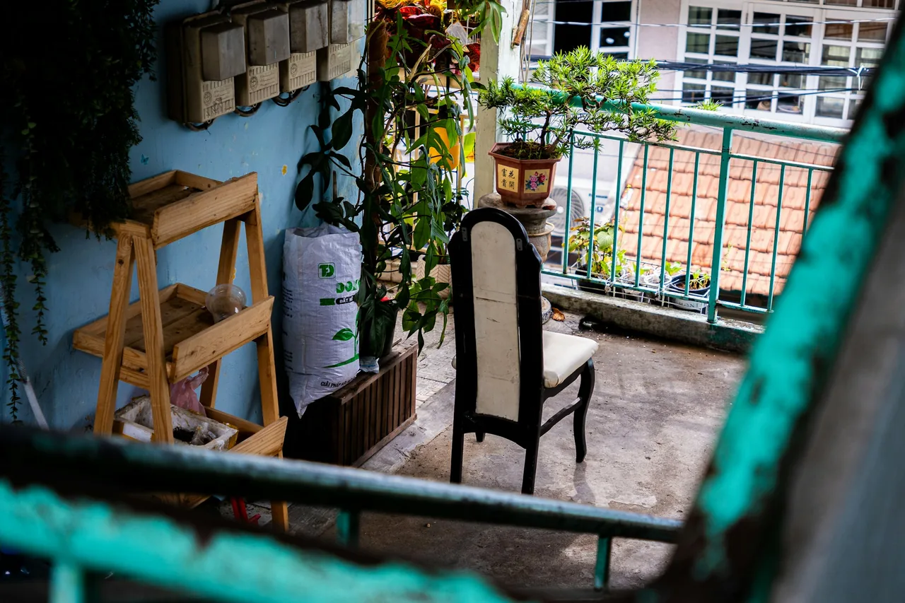 Balcony – Before (original photo)